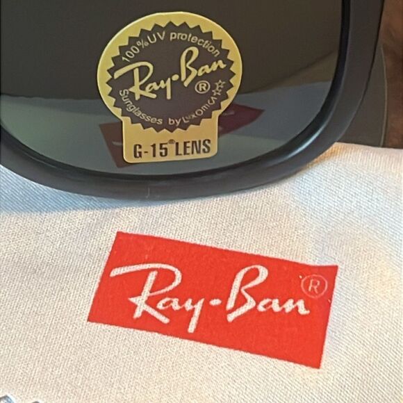 New Ray-Ban Sunglasses with Black Frames Green G-15 Lenses - Picture 3 of 10